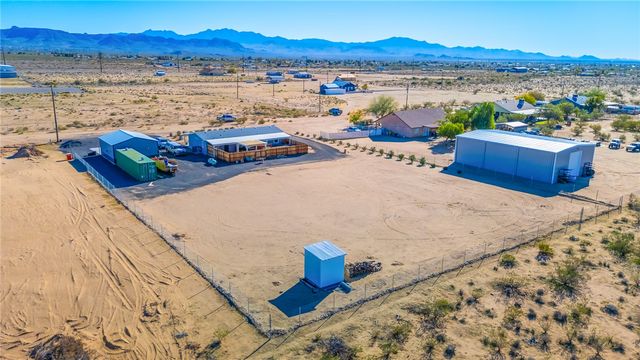 429 S Lochiel Road, Golden Valley, AZ 86413