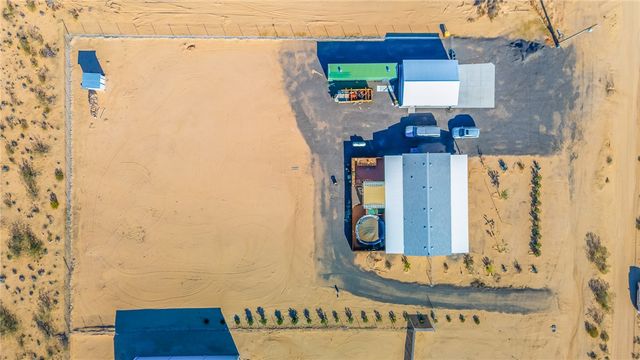 429 S Lochiel Road, Golden Valley, AZ 86413