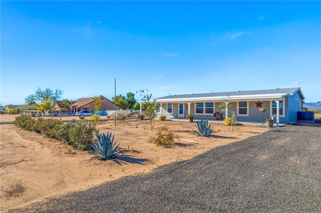 429 S Lochiel Road, Golden Valley, AZ 86413
