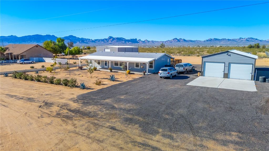 429 S Lochiel Road, Golden Valley, AZ 86413