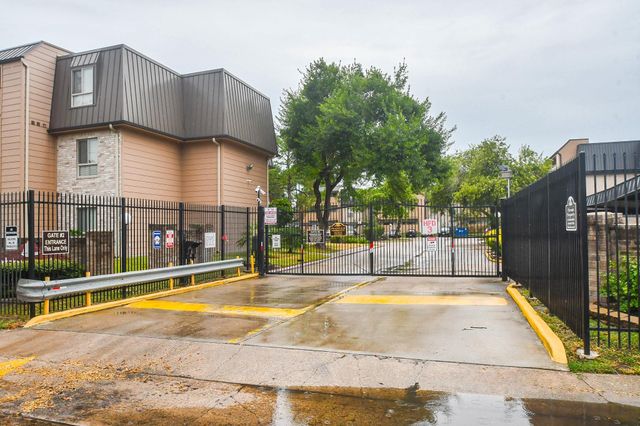 8519 Hearth Boulevard 26, Houston, TX 77054