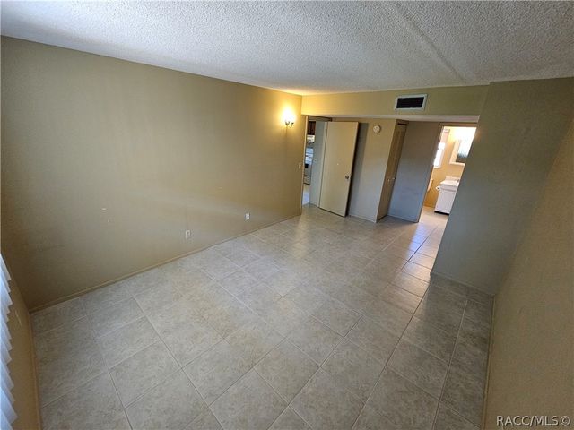 1100 E Caroline Street 123, Tavares, FL 32778