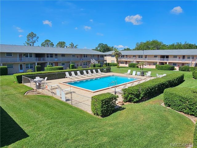 1100 E Caroline Street 123, Tavares, FL 32778