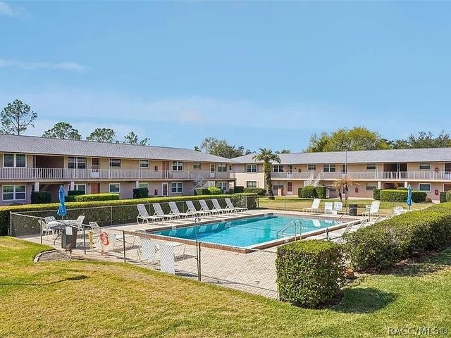 1100 E Caroline Street 123, Tavares, FL 32778