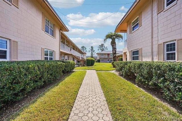 1100 E Caroline Street 123, Tavares, FL 32778