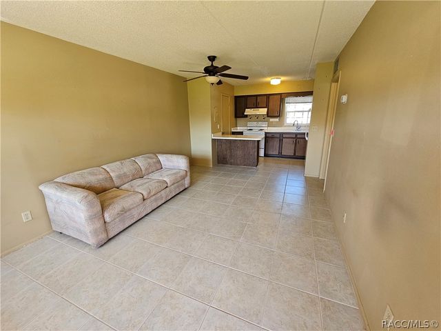 1100 E Caroline Street 123, Tavares, FL 32778