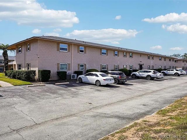 1100 E Caroline Street 123, Tavares, FL 32778