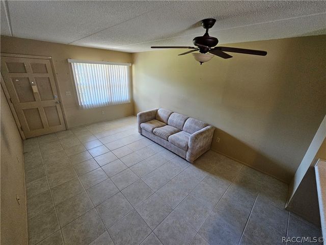 1100 E Caroline Street 123, Tavares, FL 32778