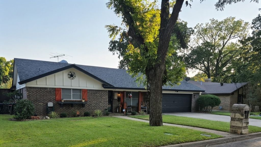 1129 Henson, Hurst, TX 76053 — exterior