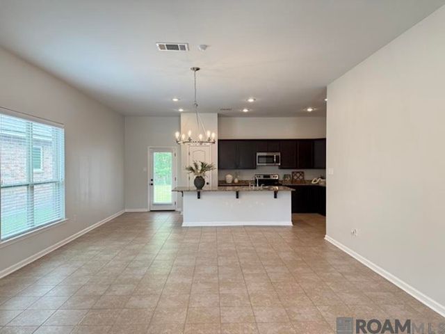 37194 Corvette Dr, Prairieville, LA 70769