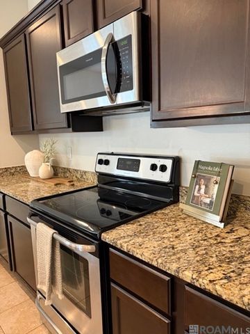 37194 Corvette Dr, Prairieville, LA 70769