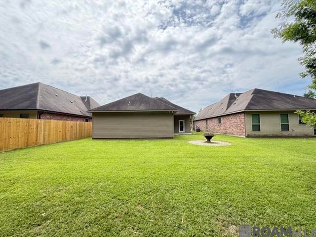 37194 Corvette Dr, Prairieville, LA 70769
