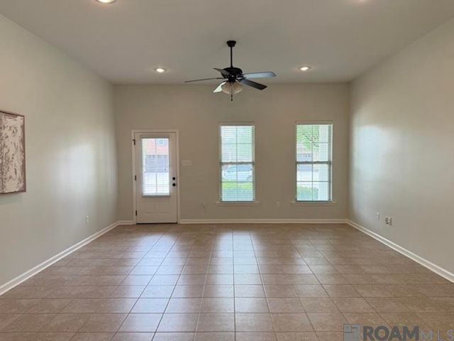 37194 Corvette Dr, Prairieville, LA 70769