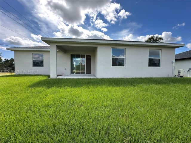 3000 36th St W, Lehigh Acres, FL 33971