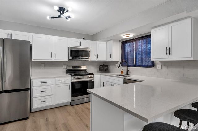 12178 El Camara Drive, Florissant, MO 63033