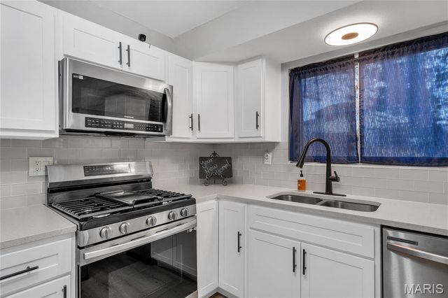 12178 El Camara Drive, Florissant, MO 63033