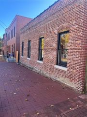1038 Geyer Avenue, St Louis, MO 63104