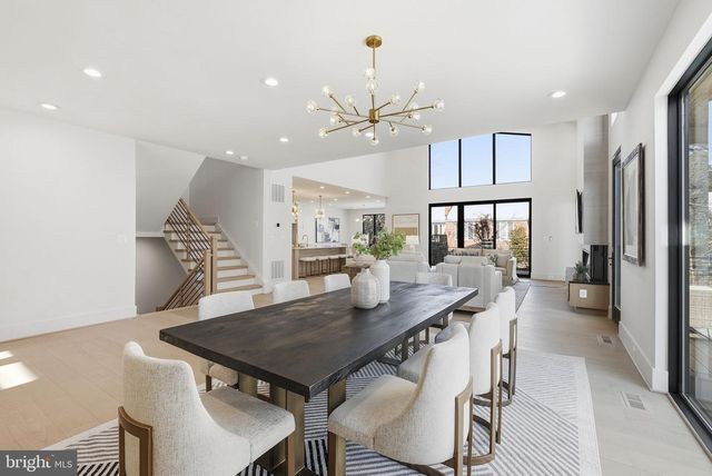 6816 DEAN DR, Mclean, VA 22101