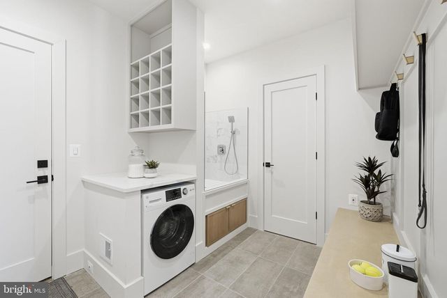 6816 DEAN DR, Mclean, VA 22101