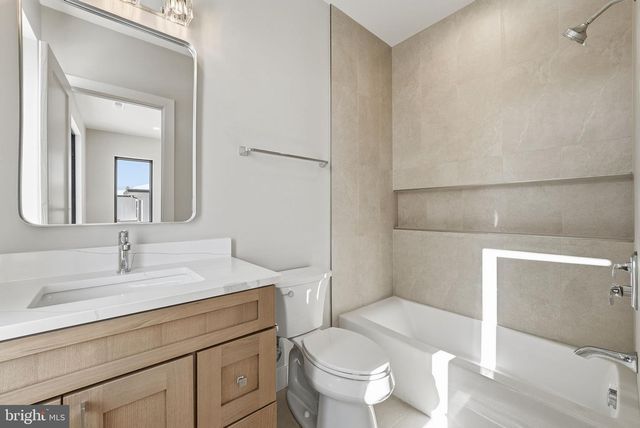 6816 DEAN DR, Mclean, VA 22101