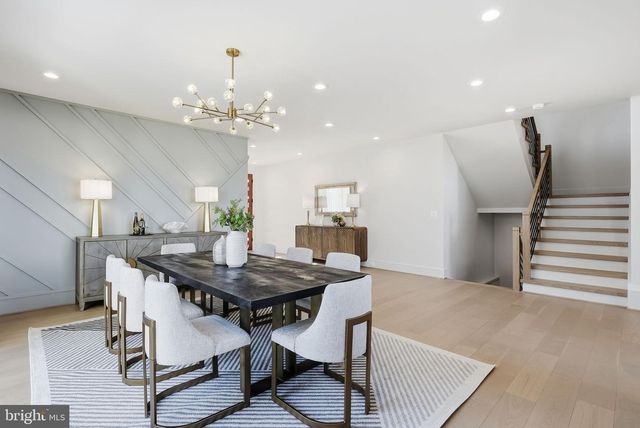 6816 DEAN DR, Mclean, VA 22101