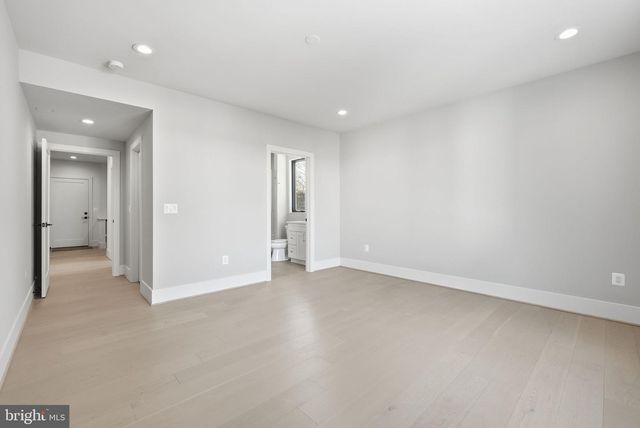 6816 DEAN DR, Mclean, VA 22101