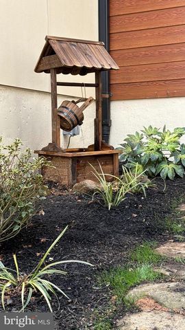 6816 DEAN DR, Mclean, VA 22101