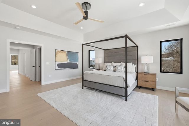 6816 DEAN DR, Mclean, VA 22101