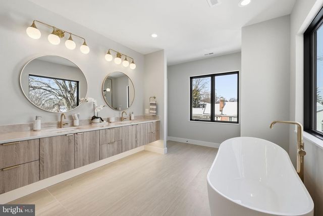 6816 DEAN DR, Mclean, VA 22101