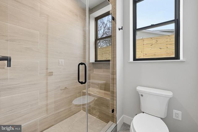 6816 DEAN DR, Mclean, VA 22101