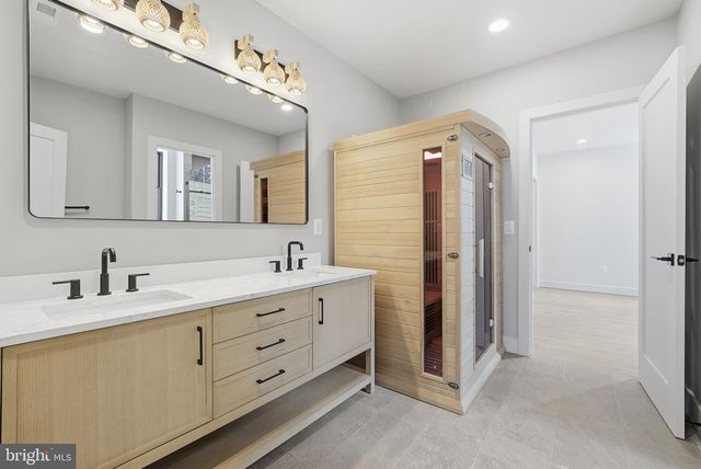 6816 DEAN DR, Mclean, VA 22101