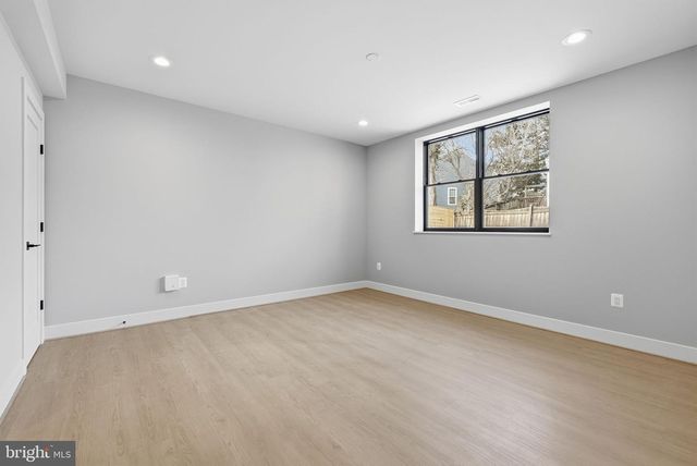 6816 DEAN DR, Mclean, VA 22101