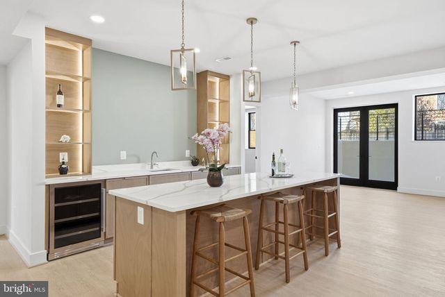 6816 DEAN DR, Mclean, VA 22101