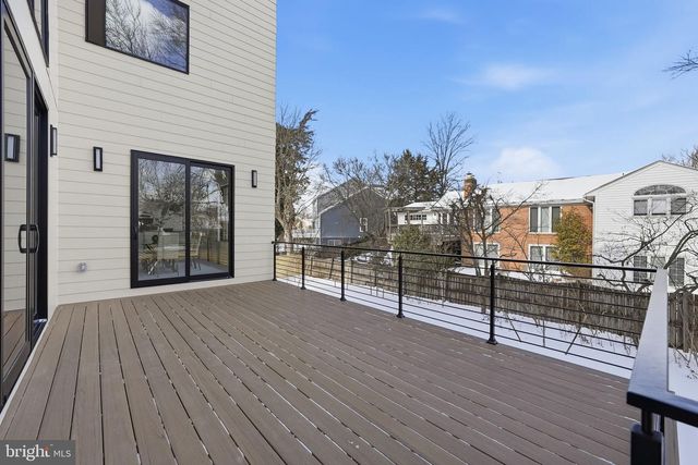 6816 DEAN DR, Mclean, VA 22101