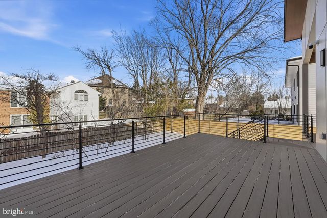 6816 DEAN DR, Mclean, VA 22101