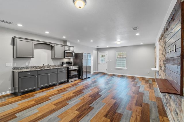 8714 Quinn Street A, Dallas, TX 75217