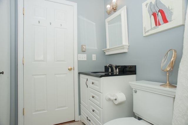 377 Rumonoski Dr, Northbridge, MA 01534