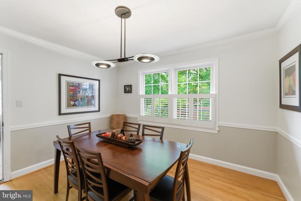 Image 11 of property listing at 12719 TWO FARM DR, Silver Spring, MD 20904