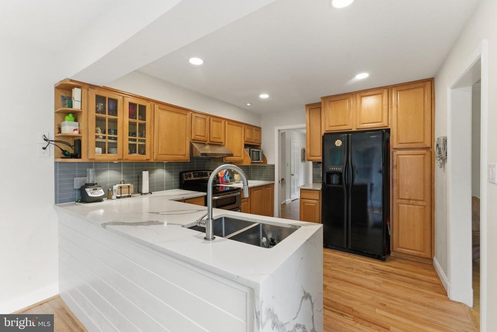Image 12 of property listing at 12719 TWO FARM DR, Silver Spring, MD 20904