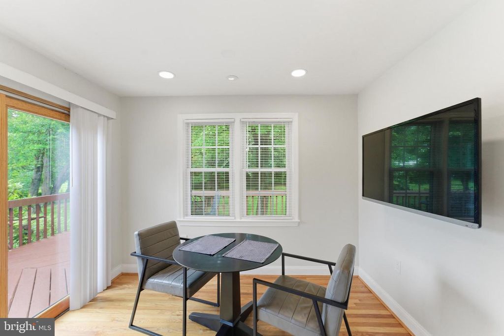 Image 18 of property listing at 12719 TWO FARM DR, Silver Spring, MD 20904