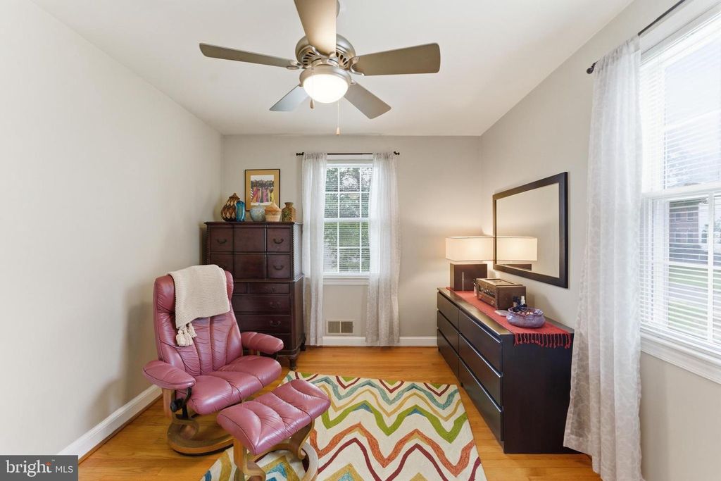 Image 27 of property listing at 12719 TWO FARM DR, Silver Spring, MD 20904