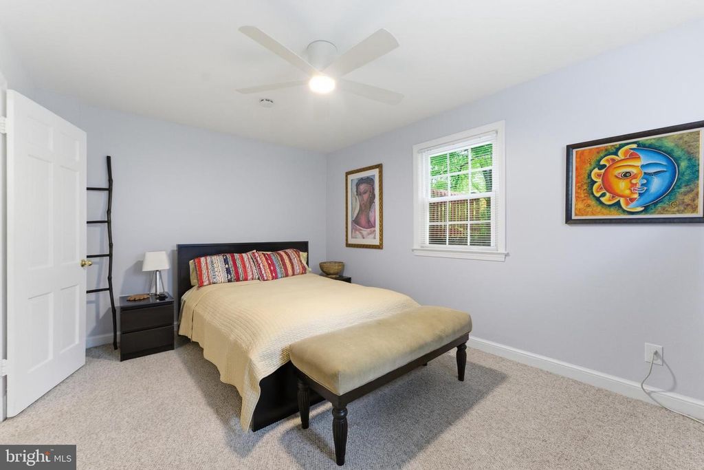 Image 29 of property listing at 12719 TWO FARM DR, Silver Spring, MD 20904