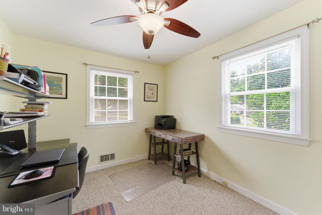 Image 34 of property listing at 12719 TWO FARM DR, Silver Spring, MD 20904