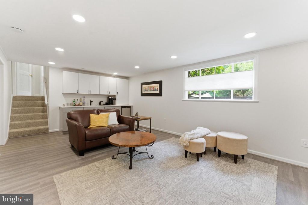 Image 37 of property listing at 12719 TWO FARM DR, Silver Spring, MD 20904