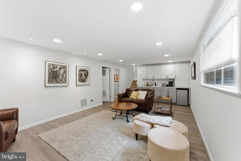 Image 38 of property listing at 12719 TWO FARM DR, Silver Spring, MD 20904