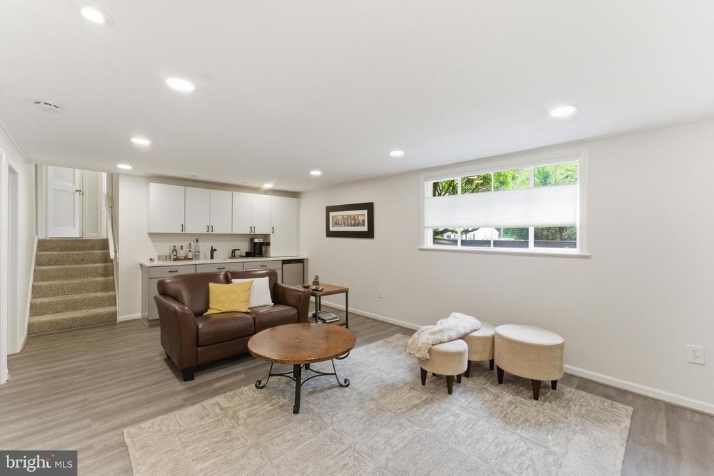 Image 40 of property listing at 12719 TWO FARM DR, Silver Spring, MD 20904