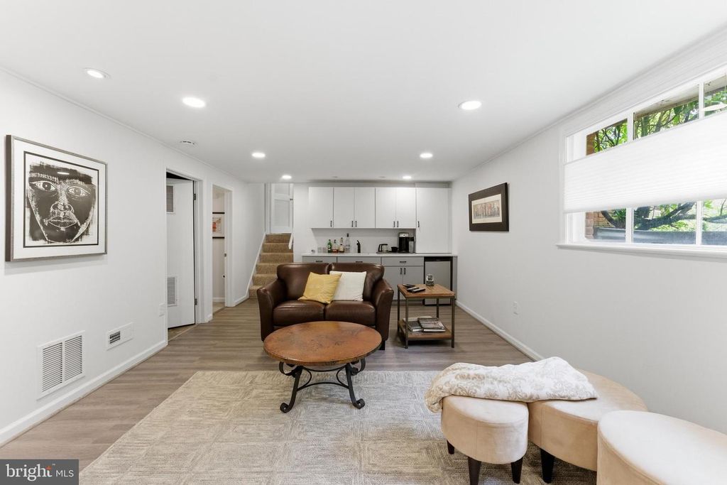 Image 41 of property listing at 12719 TWO FARM DR, Silver Spring, MD 20904
