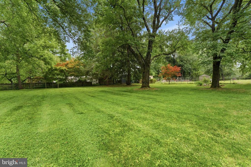 Image 49 of property listing at 12719 TWO FARM DR, Silver Spring, MD 20904