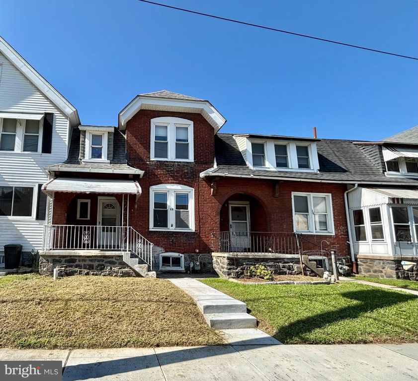 17 WALNUT ST, MARCUS HOOK, PA 19061 — exterior