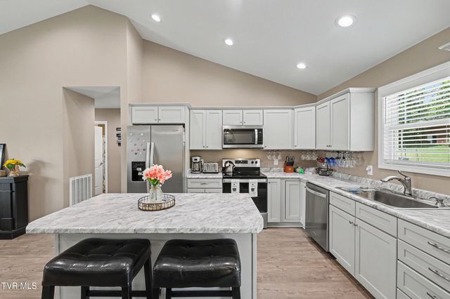 919 Martingale Drive, Greeneville, TN 37743